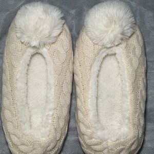 Cozy Knit Pom Women's Slippers